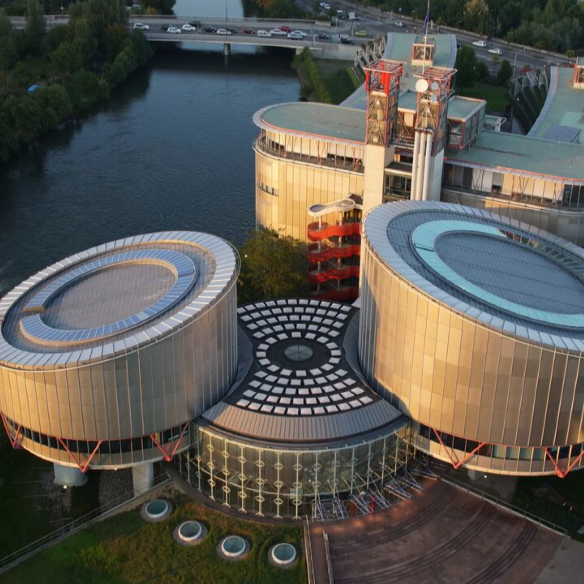 2 - European Court of Human Rights